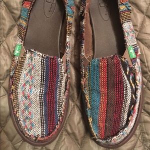 Multicolored Sanuks!! Good condition.